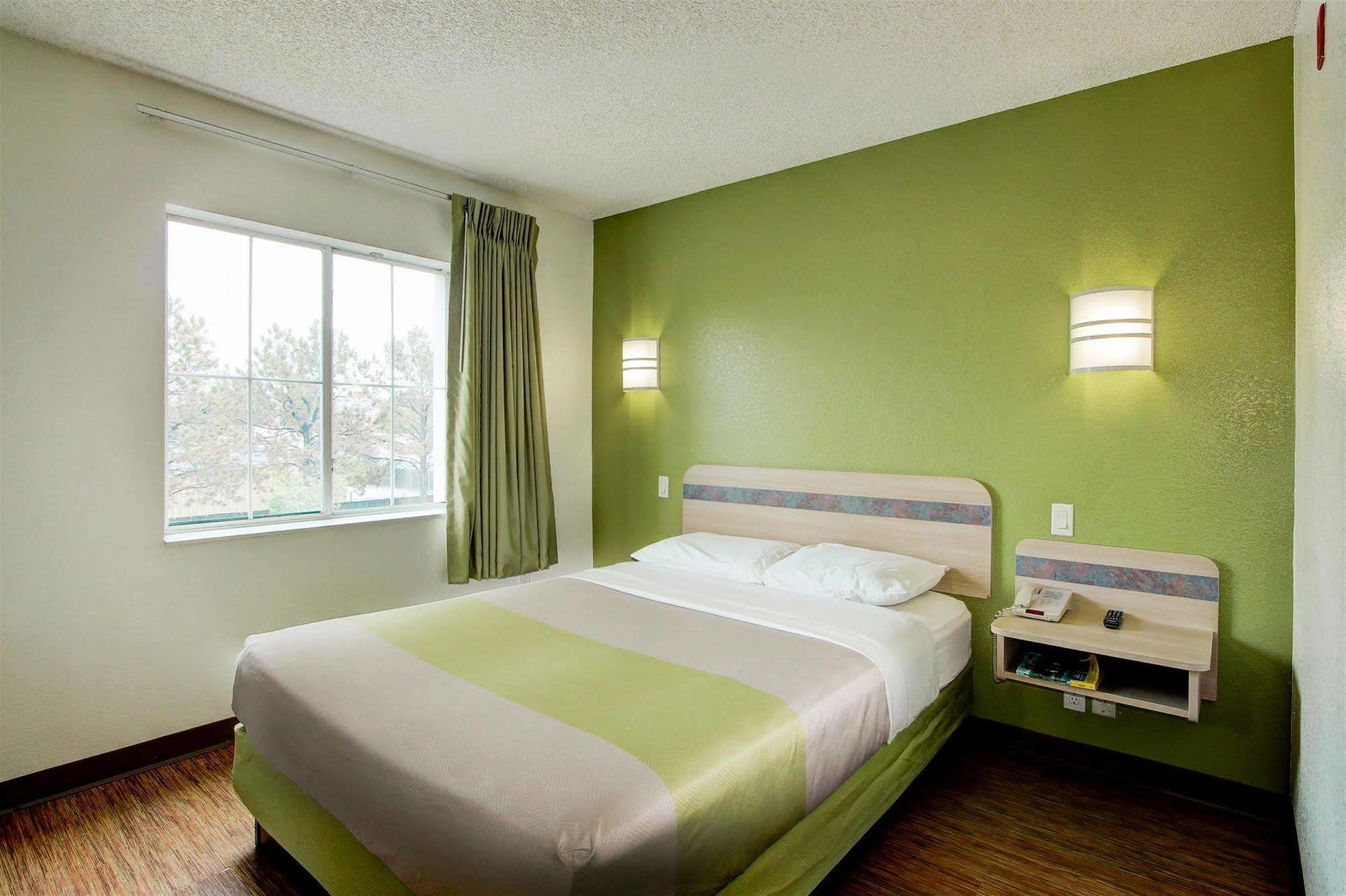 Park Inn By Radisson, Aurora Exteriör bild